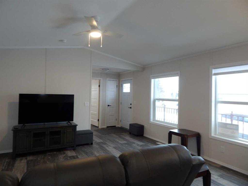 Picture for #11, 5210 65 Avenue 