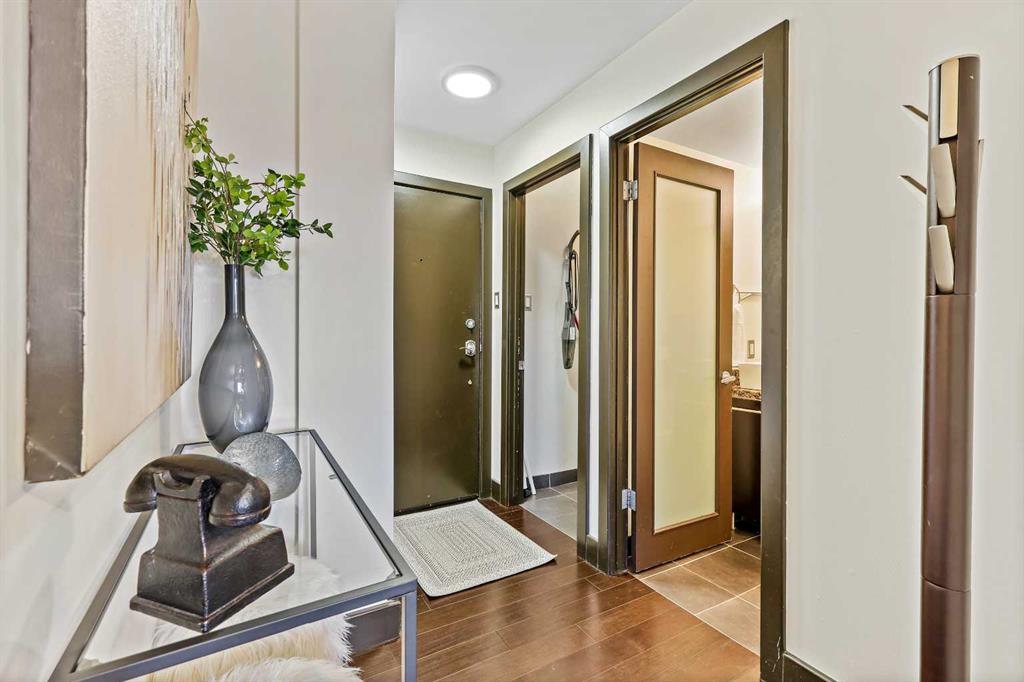 Picture for 302, 1709 19 Avenue SW