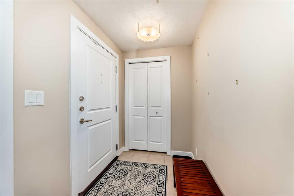 Picture for 310, 24 Varsity Estates Circle NW