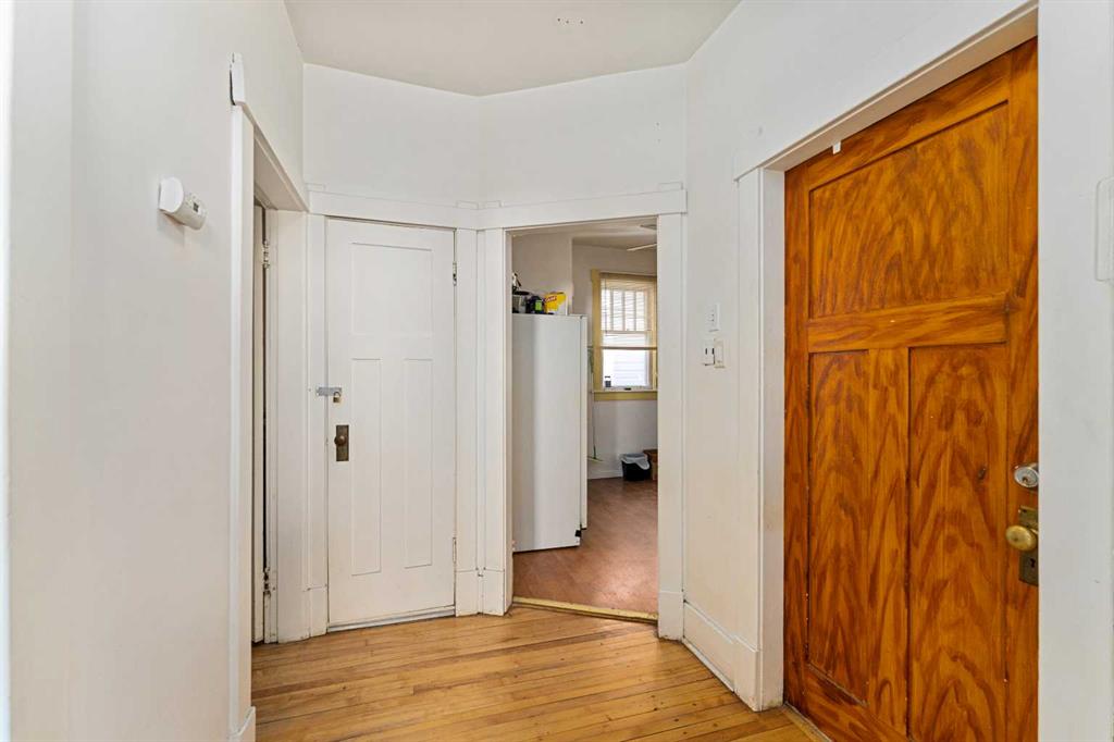 Picture for 216 15 Avenue NW