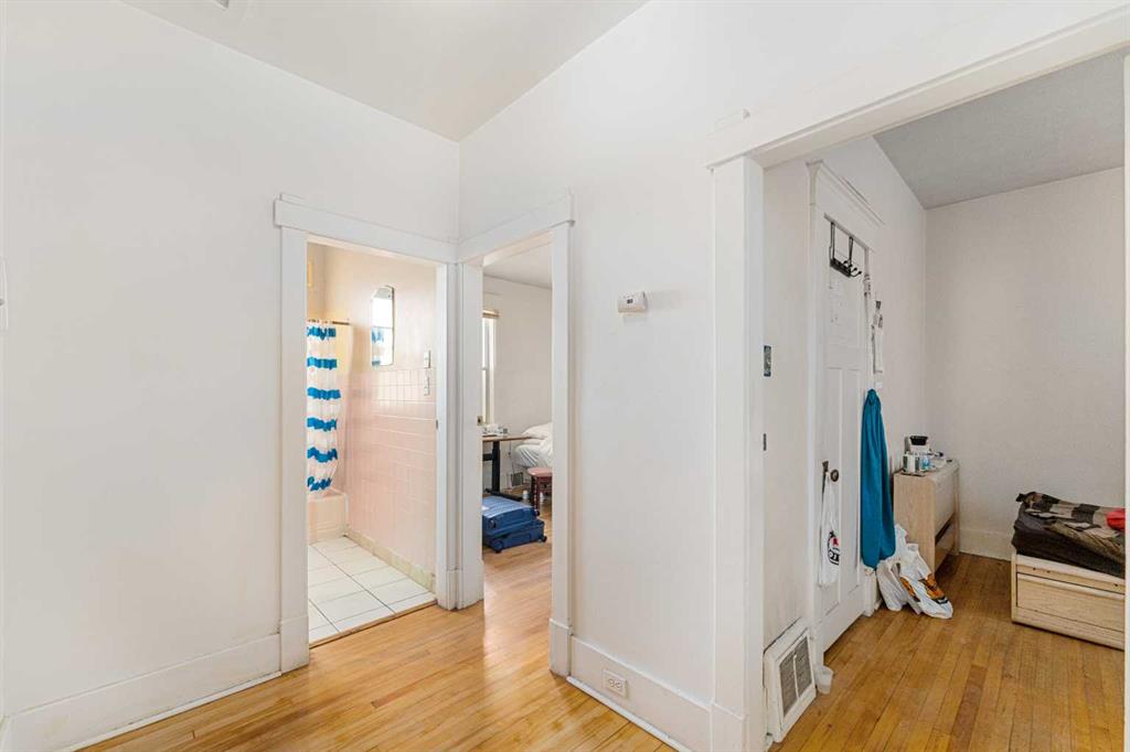 Picture for 216 15 Avenue NW