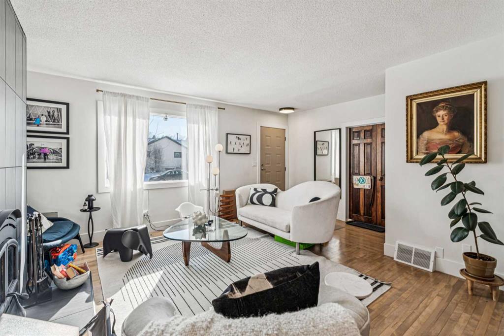 Picture for 614 21 Avenue NE