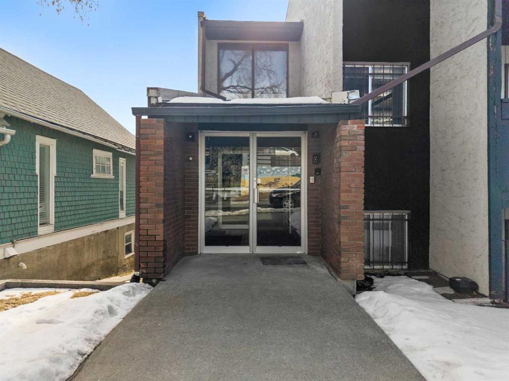 Picture for 201, 1633 26 Avenue SW