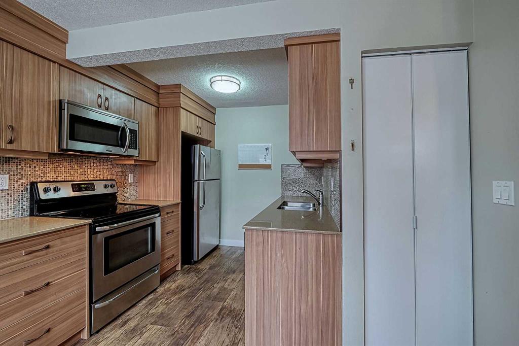 Picture for 72, 6100 4 Avenue NE