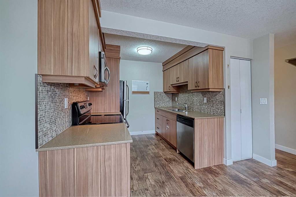 Picture for 72, 6100 4 Avenue NE