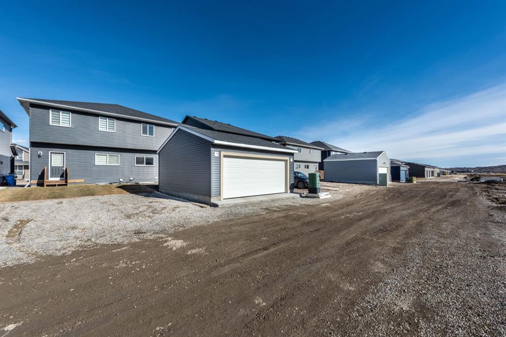 Picture for 671 Wolf Willow Boulevard SE