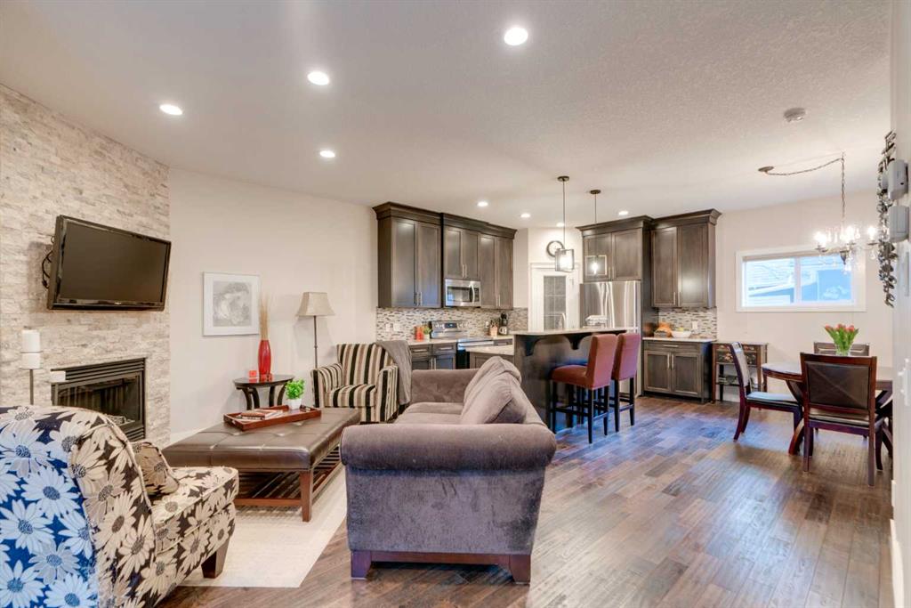 Picture for 2, 309 15 Avenue NE