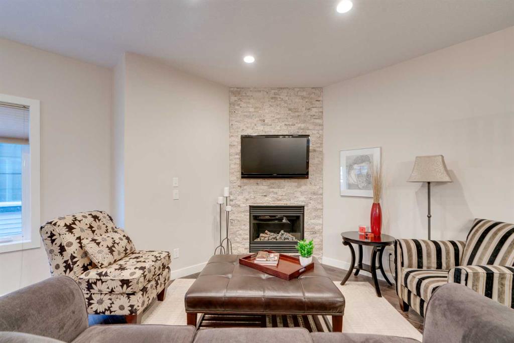 Picture for 2, 309 15 Avenue NE