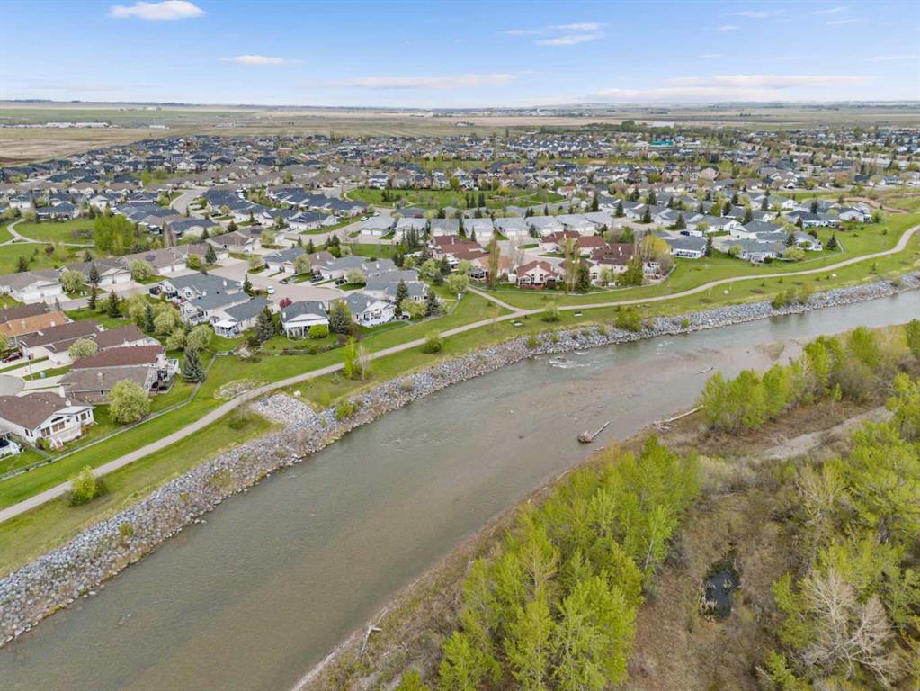 Picture for 310 Riverside Garden NW