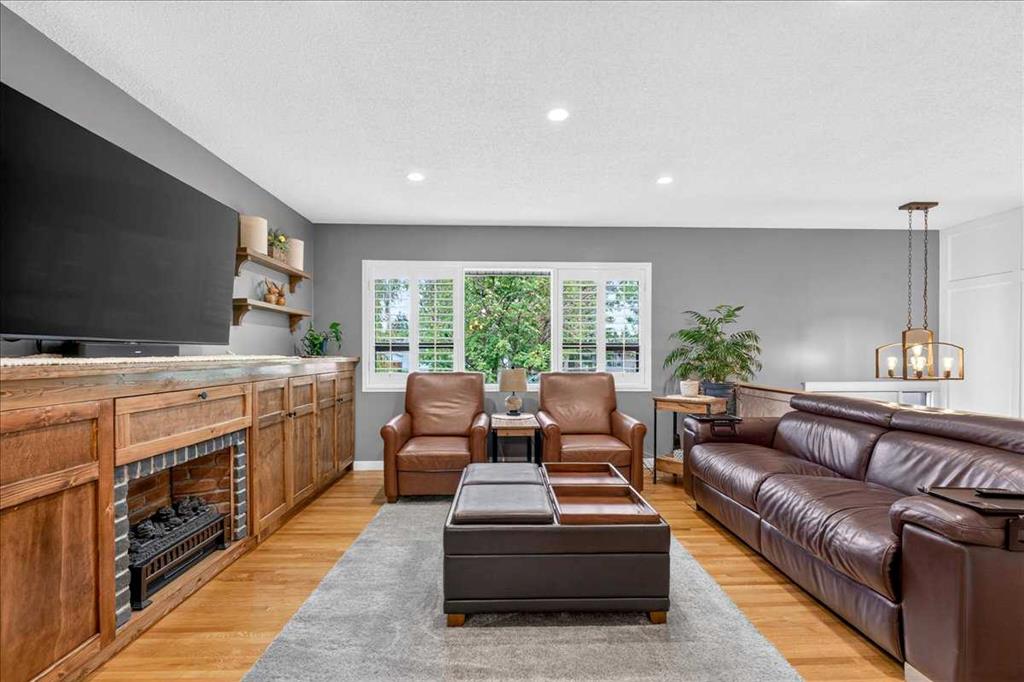 Picture for 9715 Fairmount Drive SE
