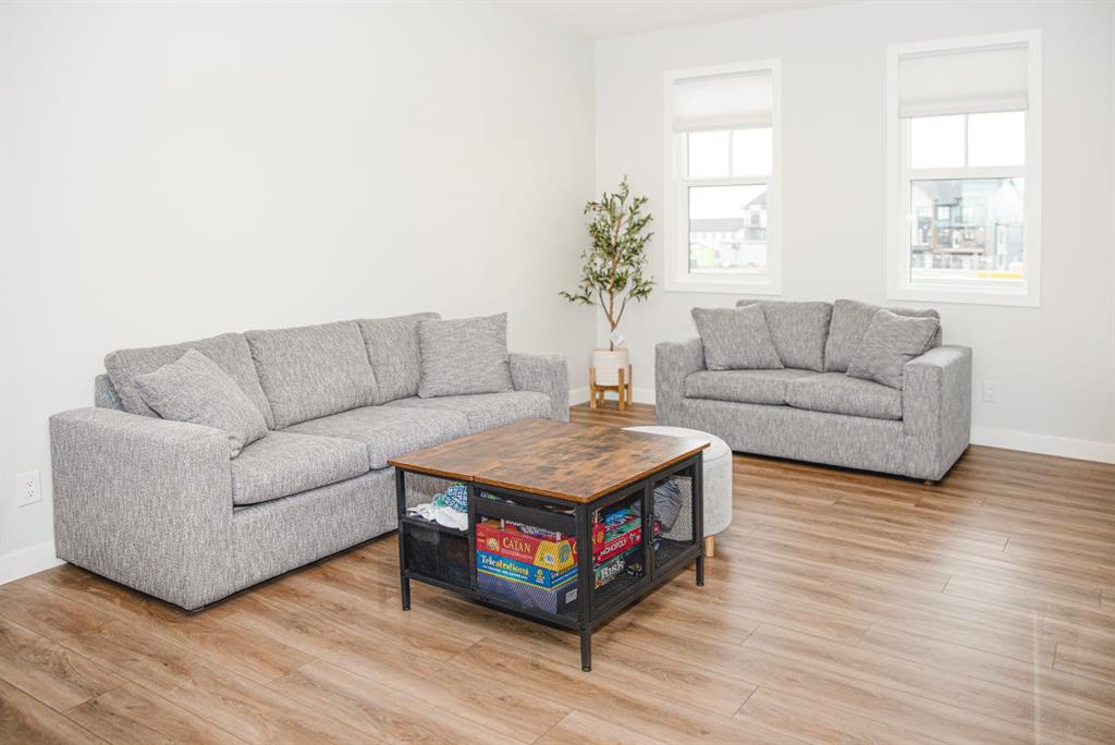 Picture for 1584 Rangeview Drive SE