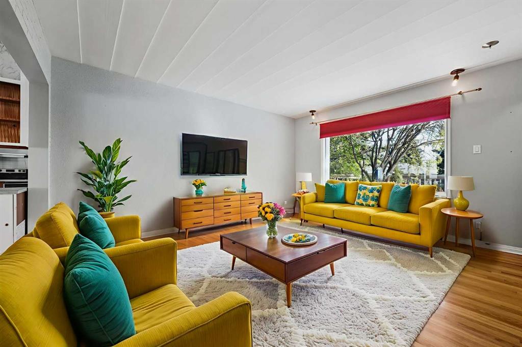 Picture for 1048 39 Avenue NW