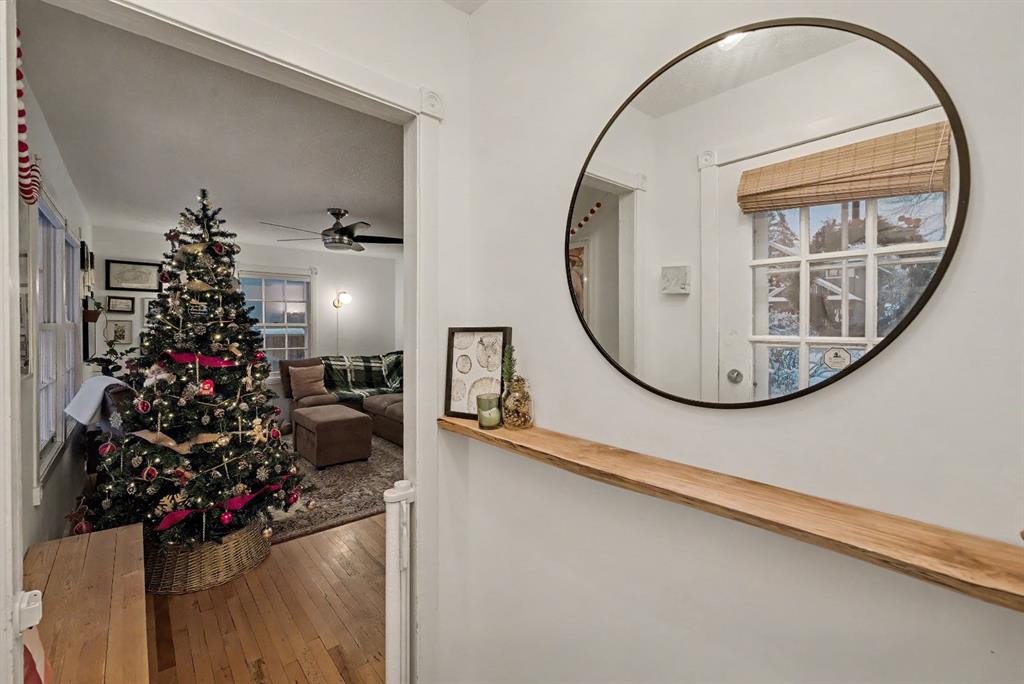 Picture for 1325 18 Avenue NW