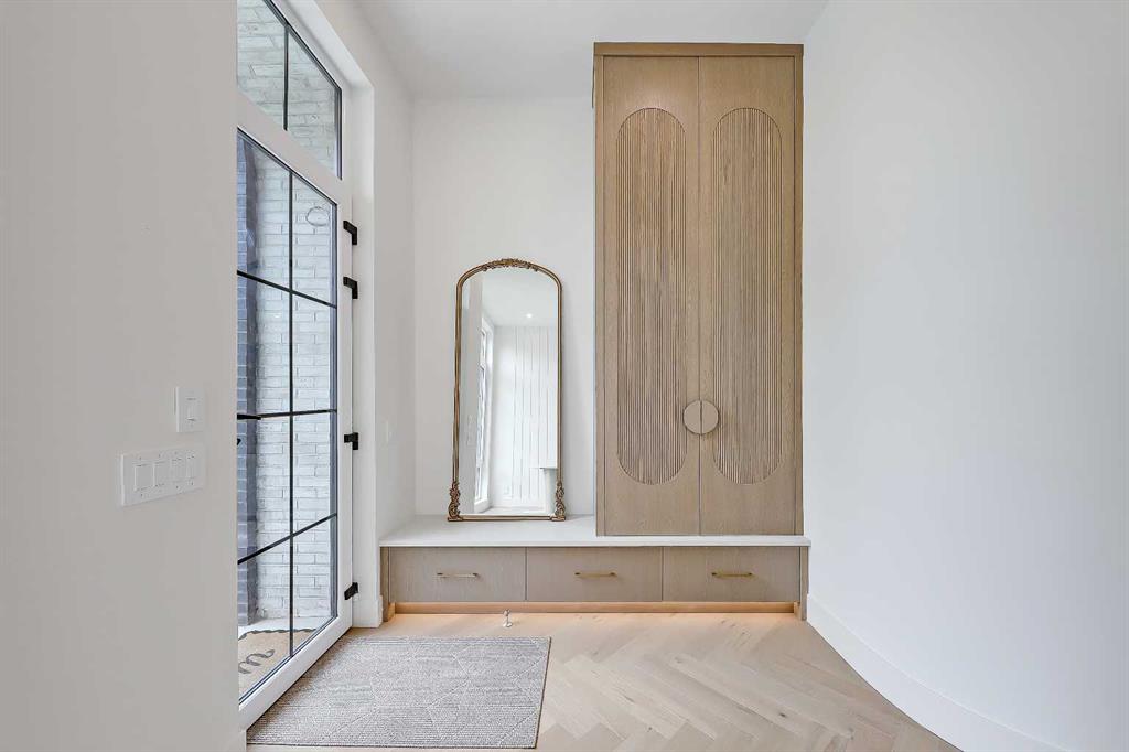 Picture for 2322 54 Avenue SW