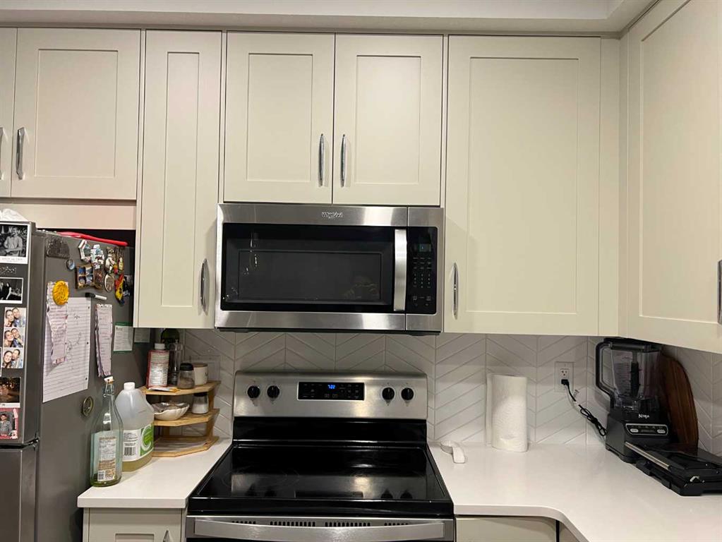 Picture for 301, 150 shawnee Square SW