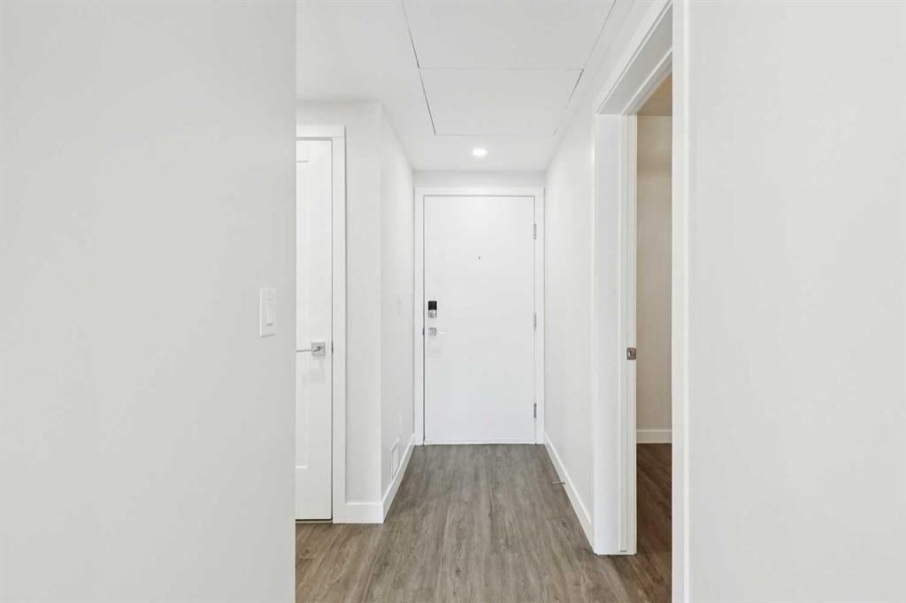 Picture for 204, 3375 15 Street SW