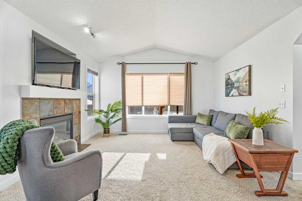 Picture for 303 Drake Landing Close 