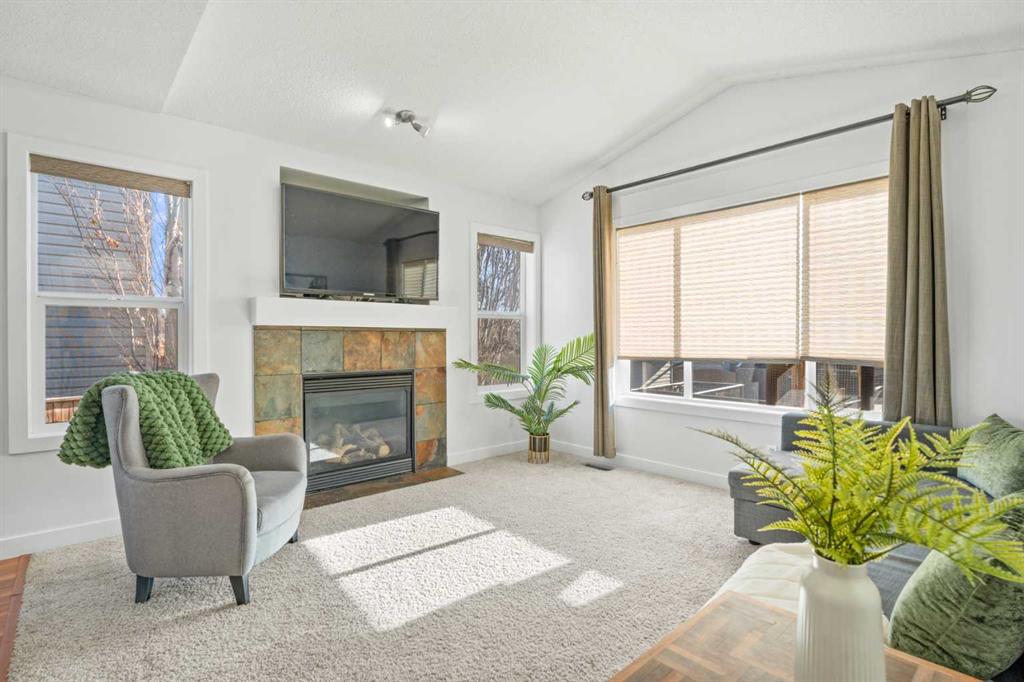 Picture for 303 Drake Landing Close 