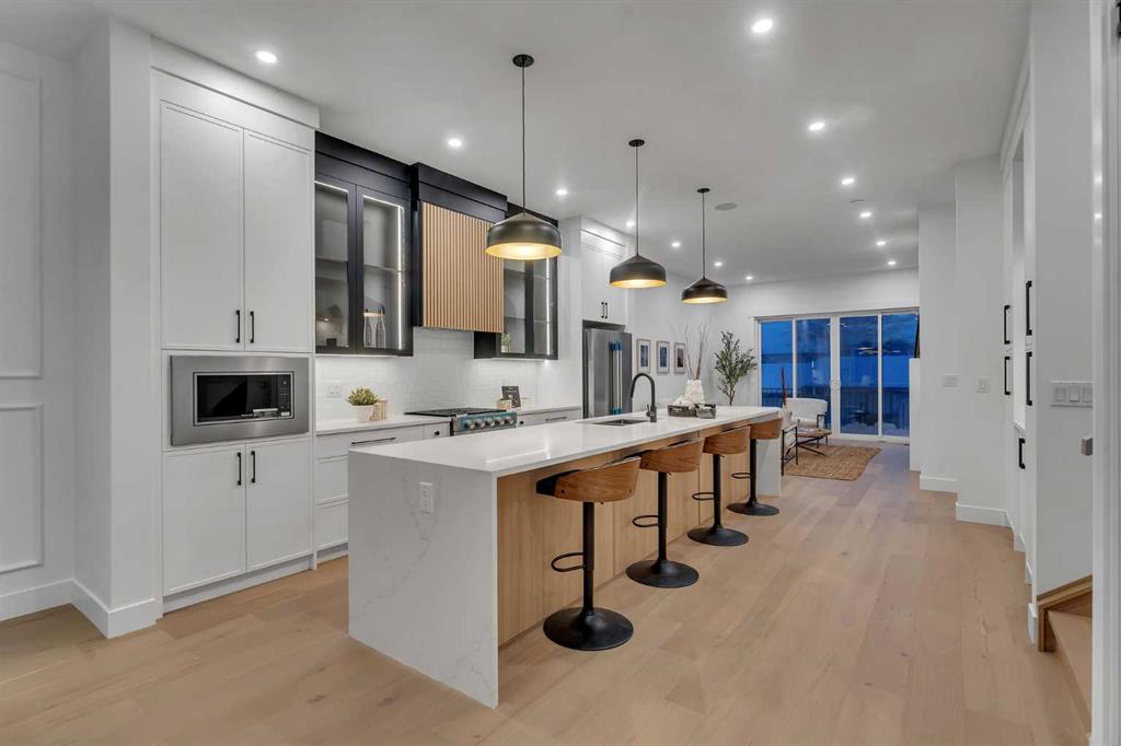 Picture for 223 29 Avenue NW