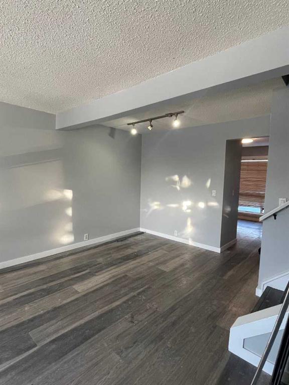 Picture for 5, 220 Erin Mount Crescent SE