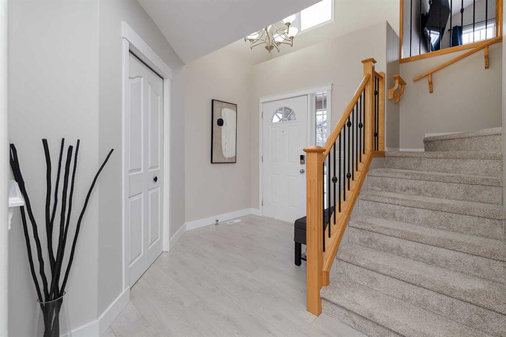 Picture for 86 Cougarstone Court SW