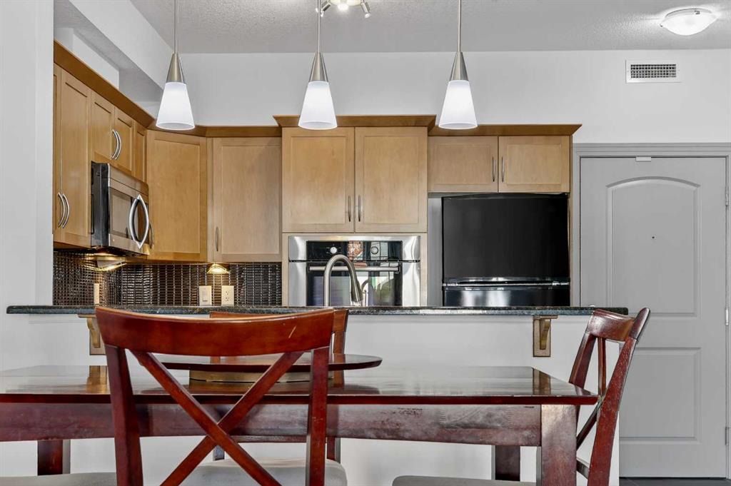 Picture for 406, 70 Royal Oak Plaza NW