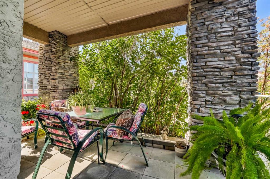 Picture for 1113, 1113 Lake Fraser Green SE