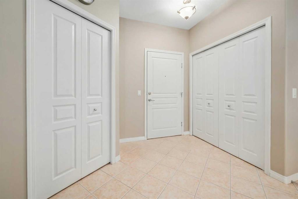 Picture for 1113, 1113 Lake Fraser Green SE