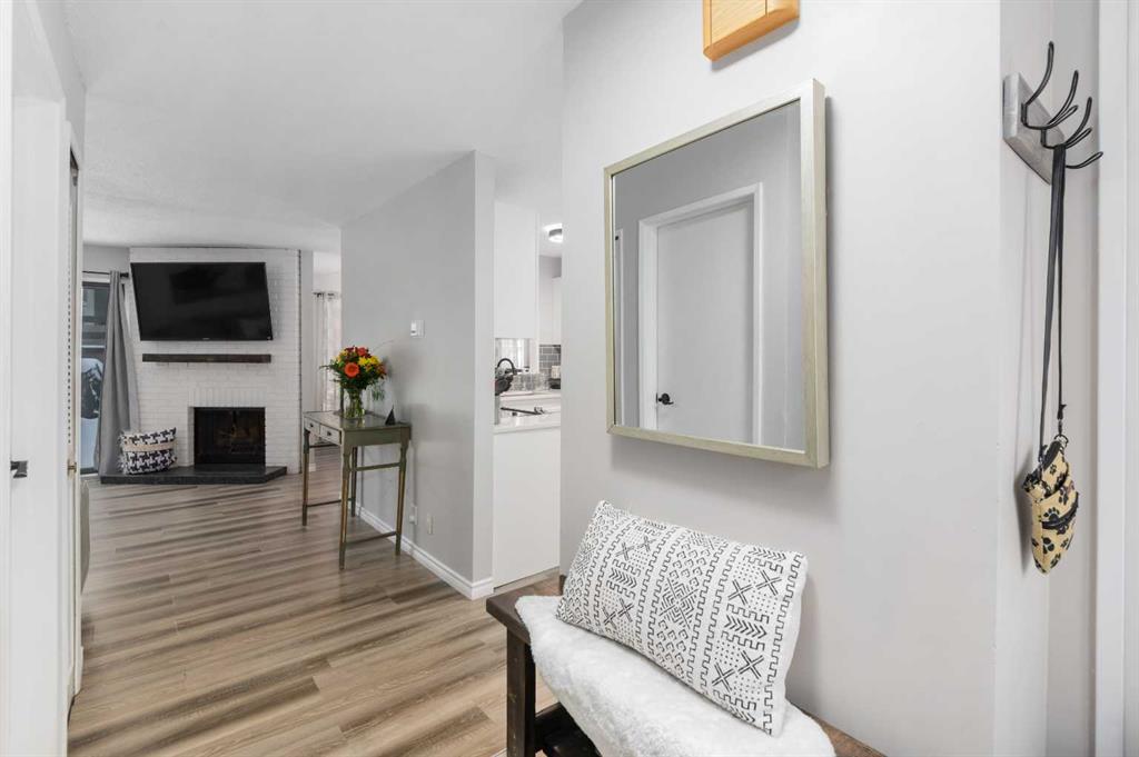 Picture for 11, 2210 Oakmoor Drive SW