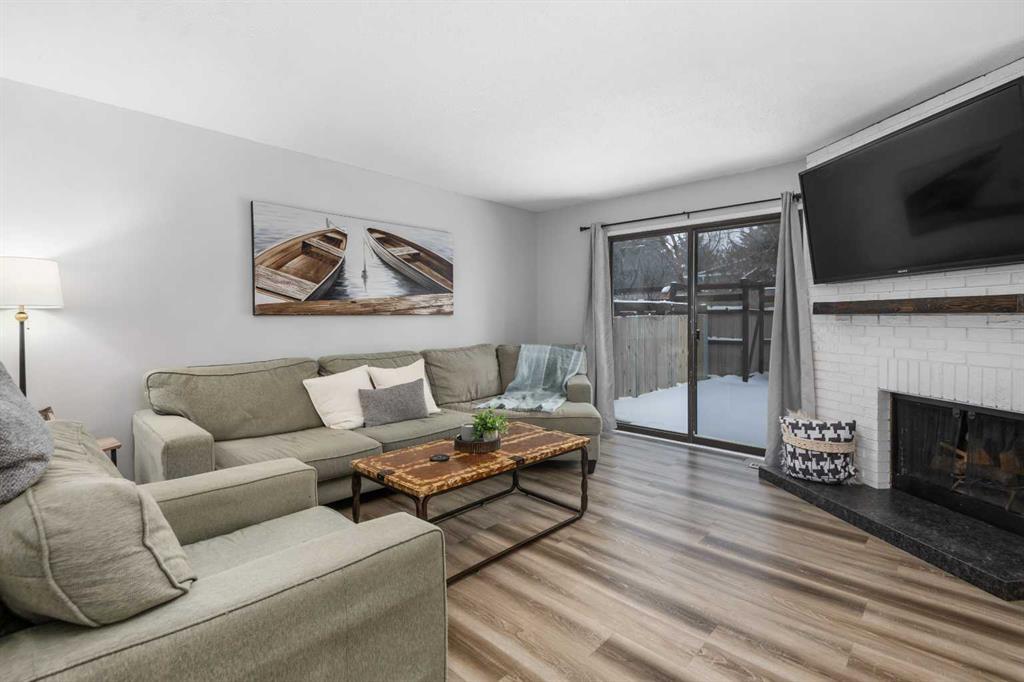 Picture for 11, 2210 Oakmoor Drive SW