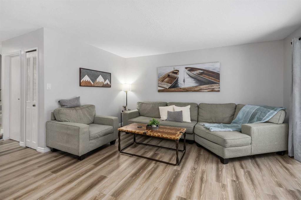 Picture for 11, 2210 Oakmoor Drive SW