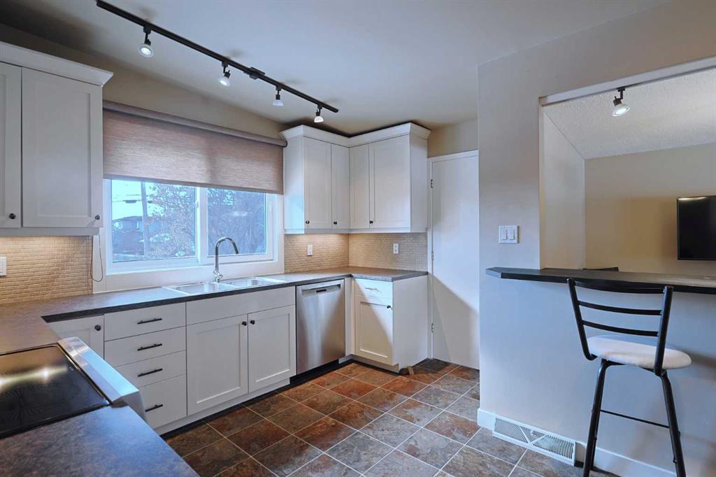 Picture for 5219 Brisebois Drive NW