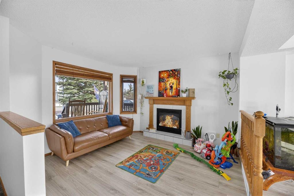 Picture for 592 Meadowbrook Bay SE