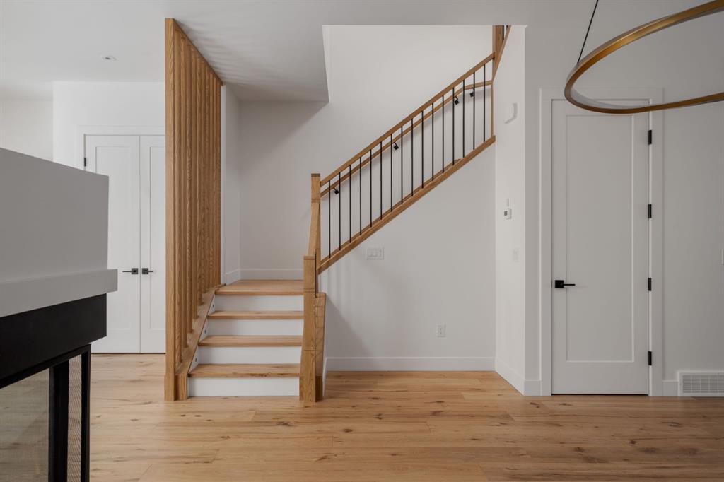 Picture for 2229 36 Street SW