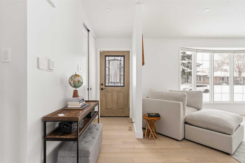 Picture for 2735 Lionel Crescent SW