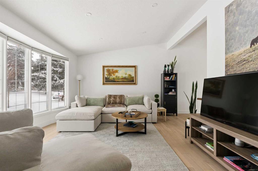 Picture for 2735 Lionel Crescent SW