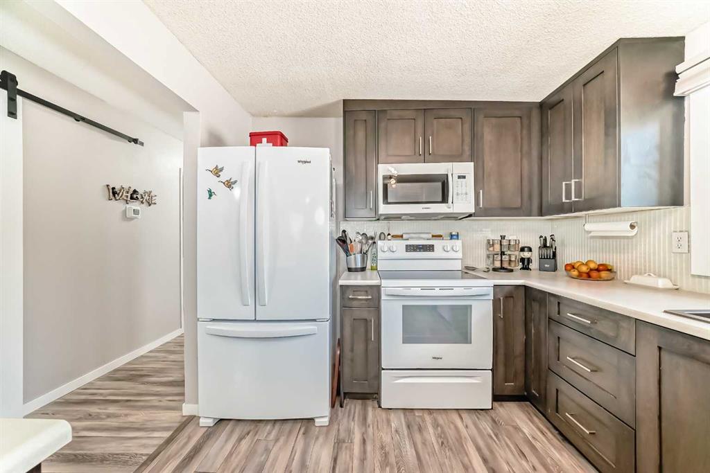 Picture for 524 23 Avenue NE