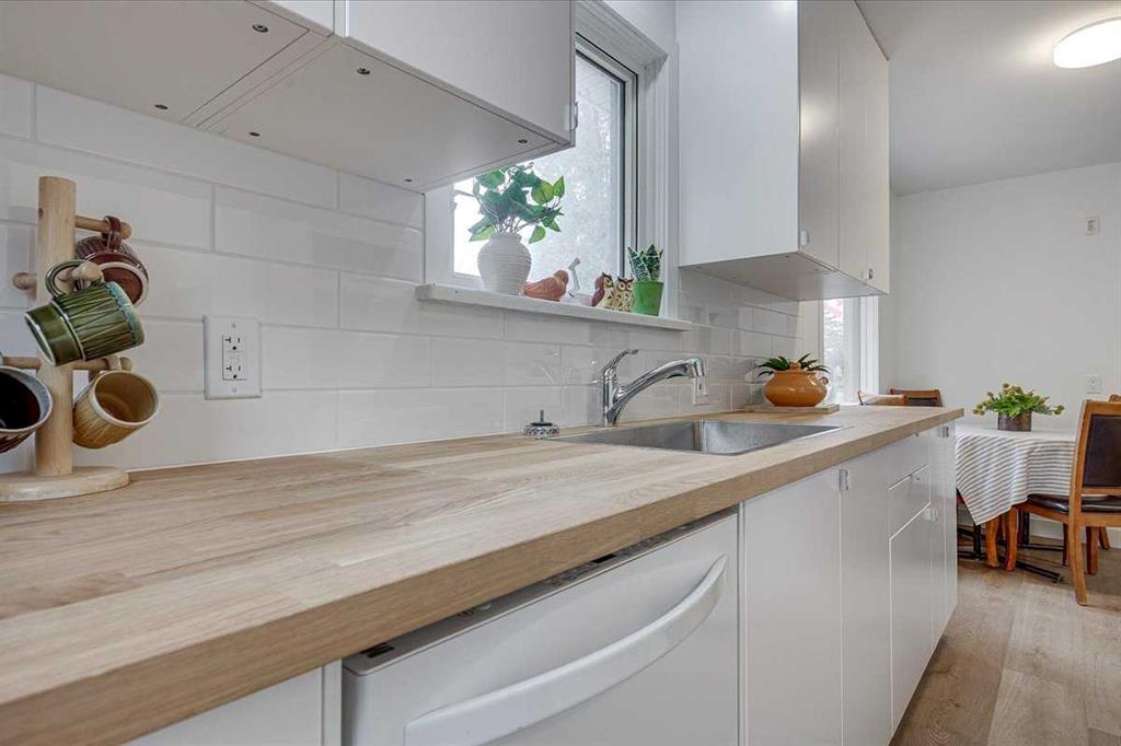 Picture for 4018 47 Street 