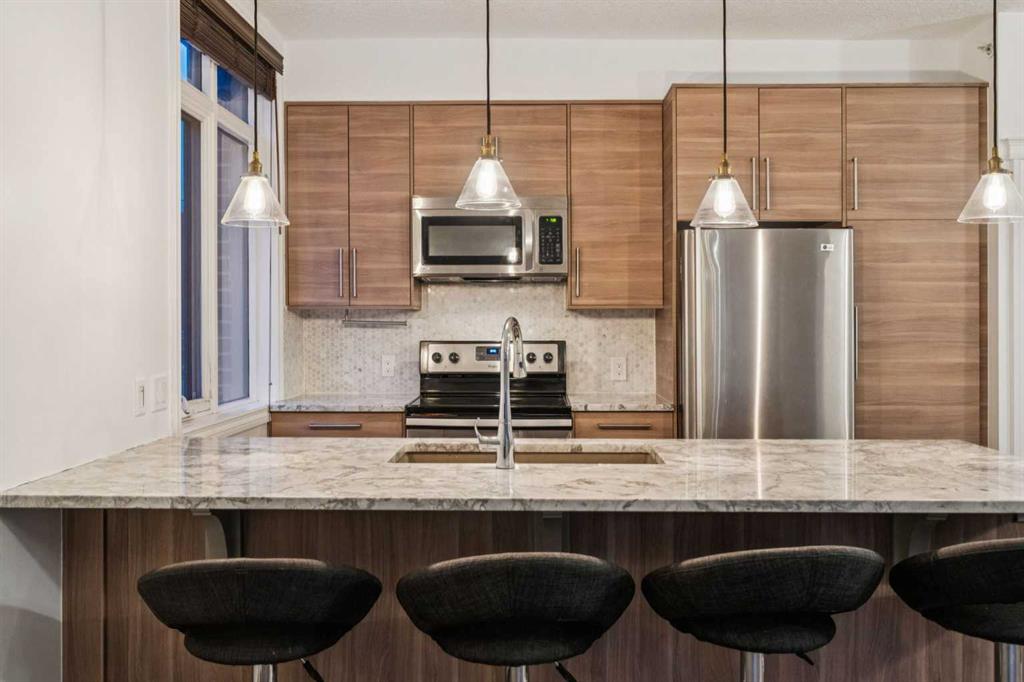 Picture for 232, 990 Centre Avenue NE