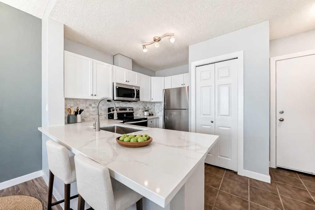 Picture for 2507, 1053 10 Street SW