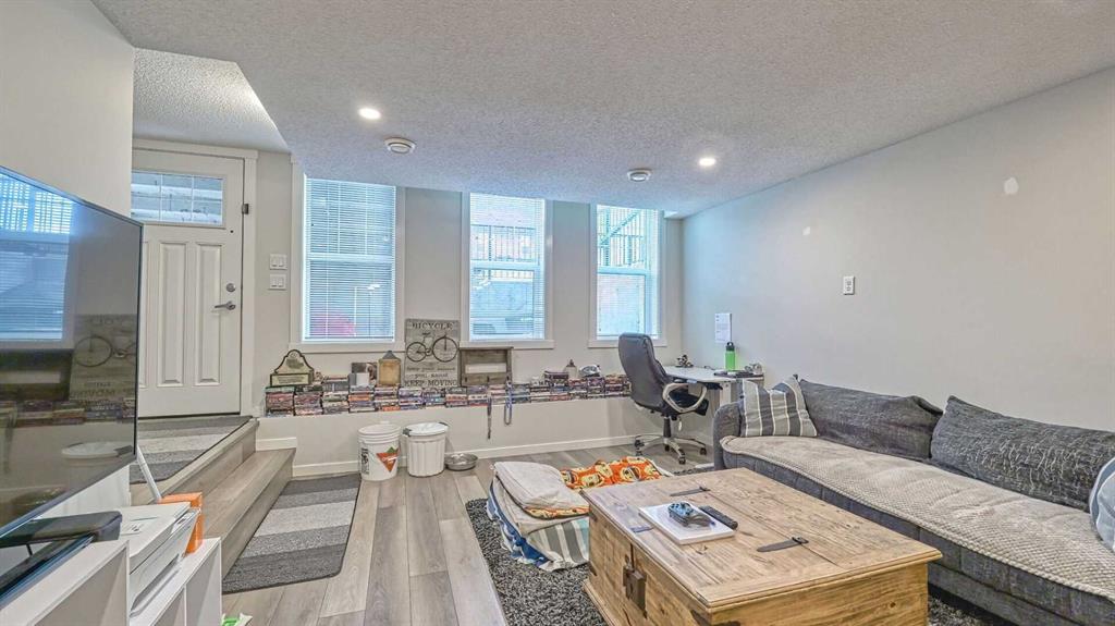 Picture for 417 Cranbrook Square SE