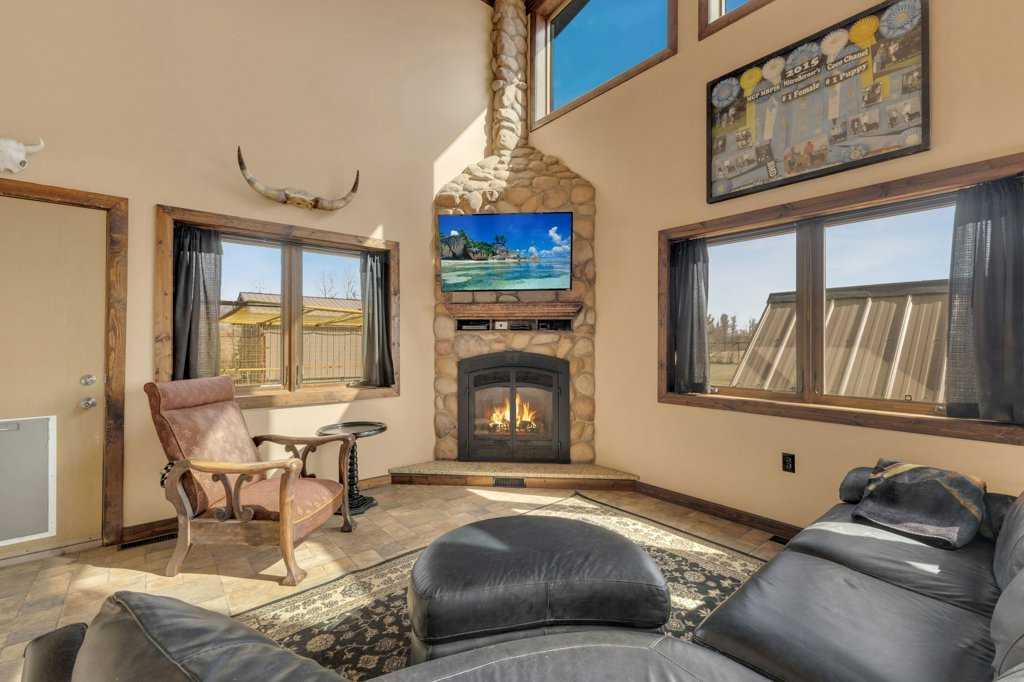 Picture for 34339 Range Road 14 Road 