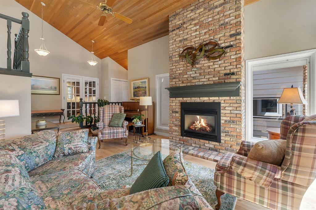 Picture for 28 Woodacres Way SW