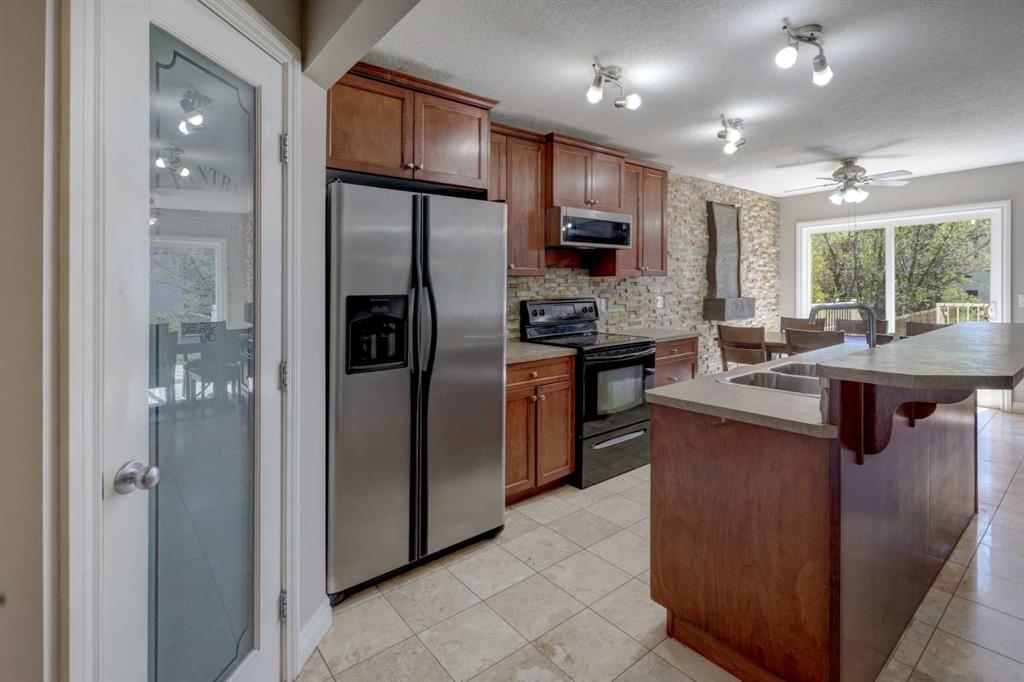 Picture for 15 Parklane Drive 