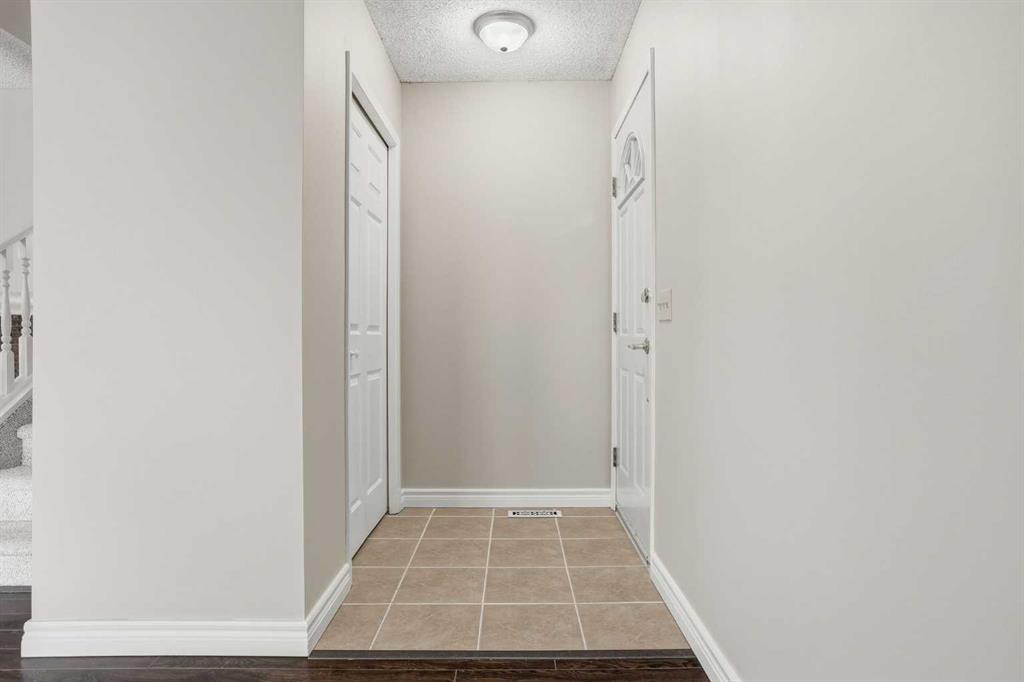 Picture for 471 Berkley Crescent NW