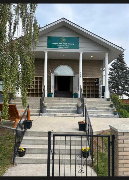 CIR Realty Calgary/Riverbend/AB ' 355 Riverglen Drive SE , Calgary