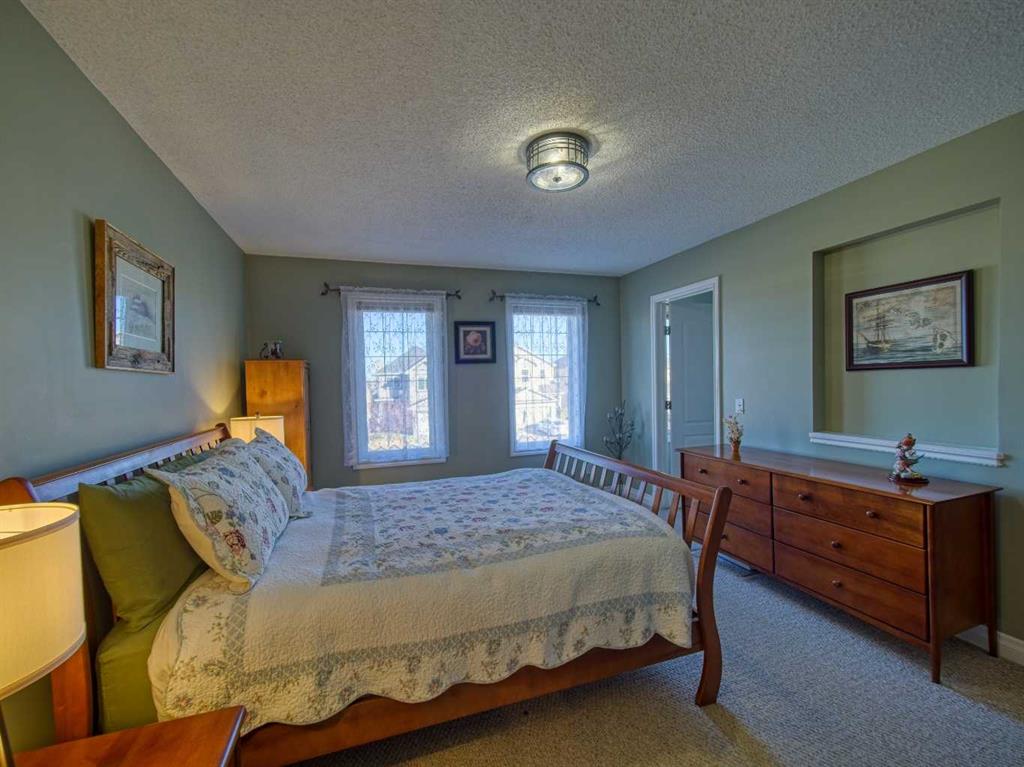 Picture for 239 Sagewood Drive  https://www.cirrealty.ca/reb/creb/13/A2265913_20.jpg