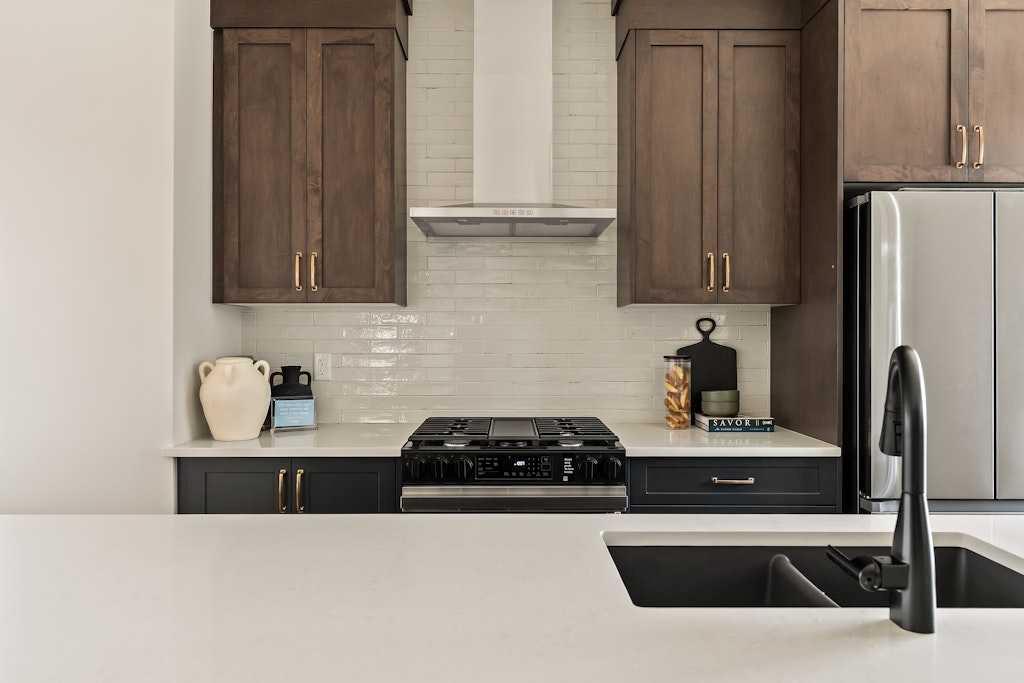 Picture for 15030 Centre Street NE