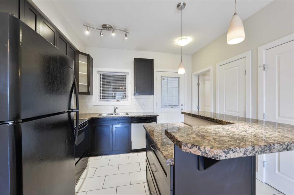 Picture for 207, 1108 15 Street SW