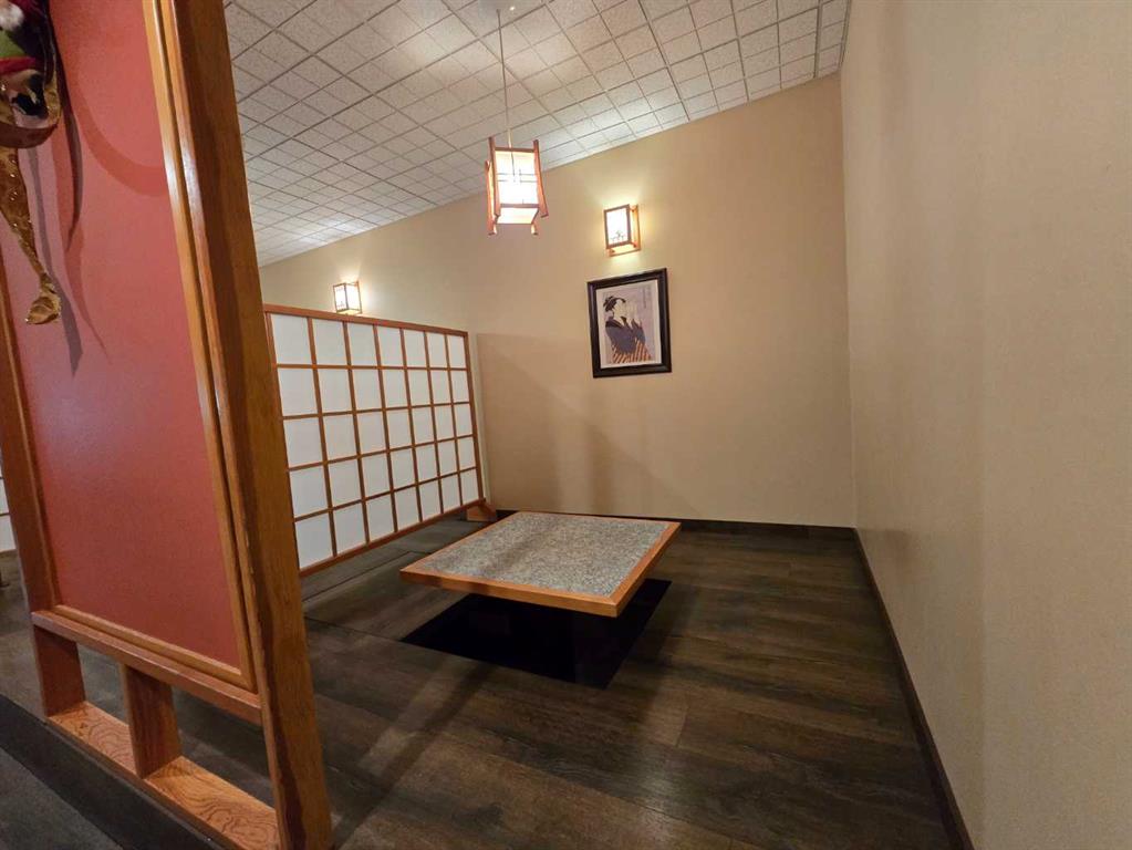 Picture for 123 4 Street S